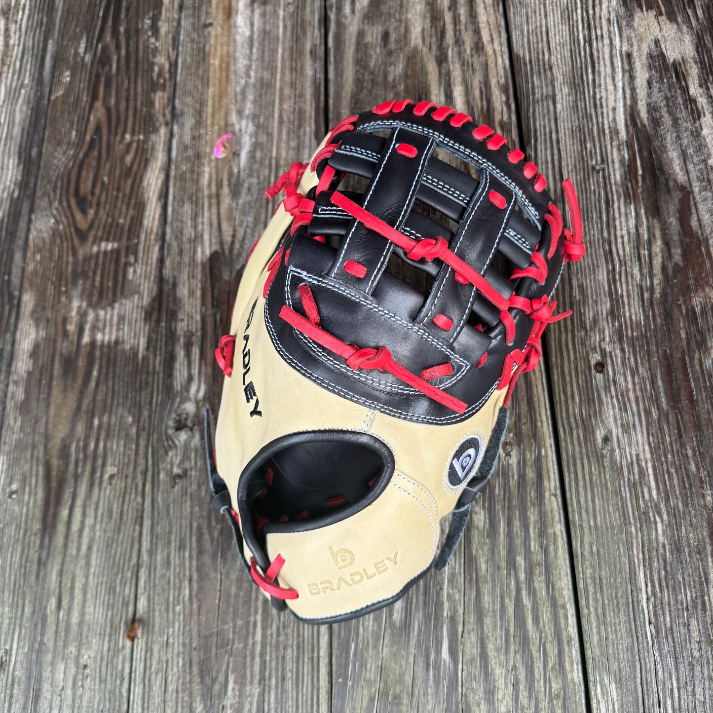 1B Mitt, Next Play Pro Kip LTD '26