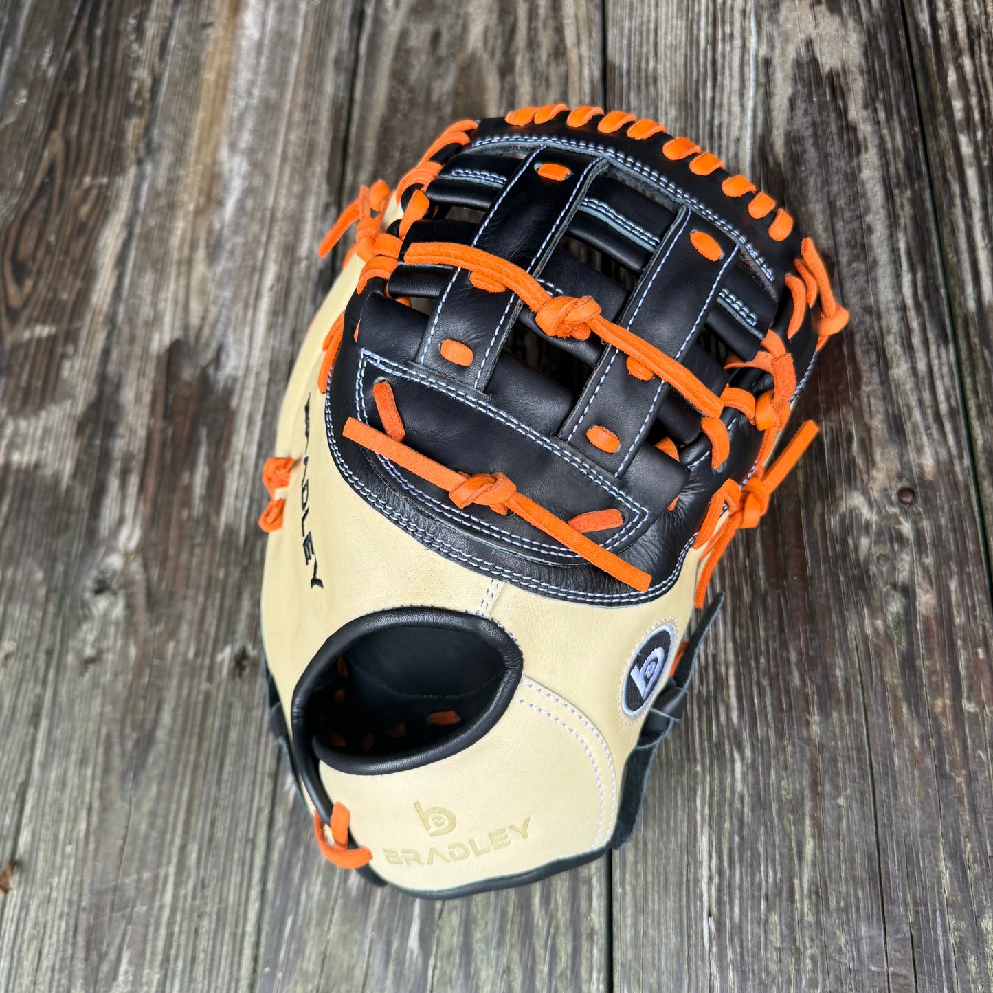 1B Mitt, Next Play Pro Kip LTD '26