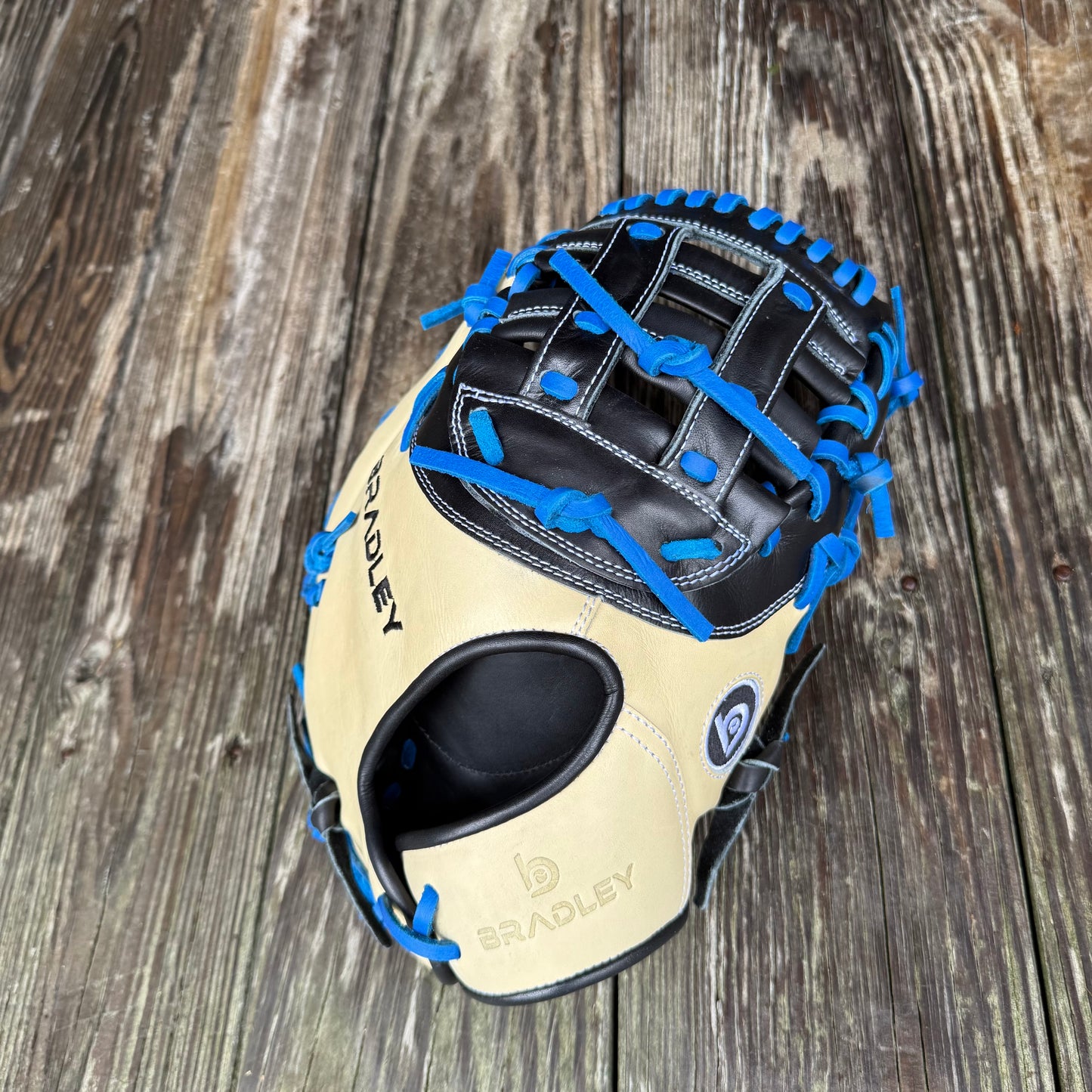 1B Mitt, Next Play Pro Kip LTD '26