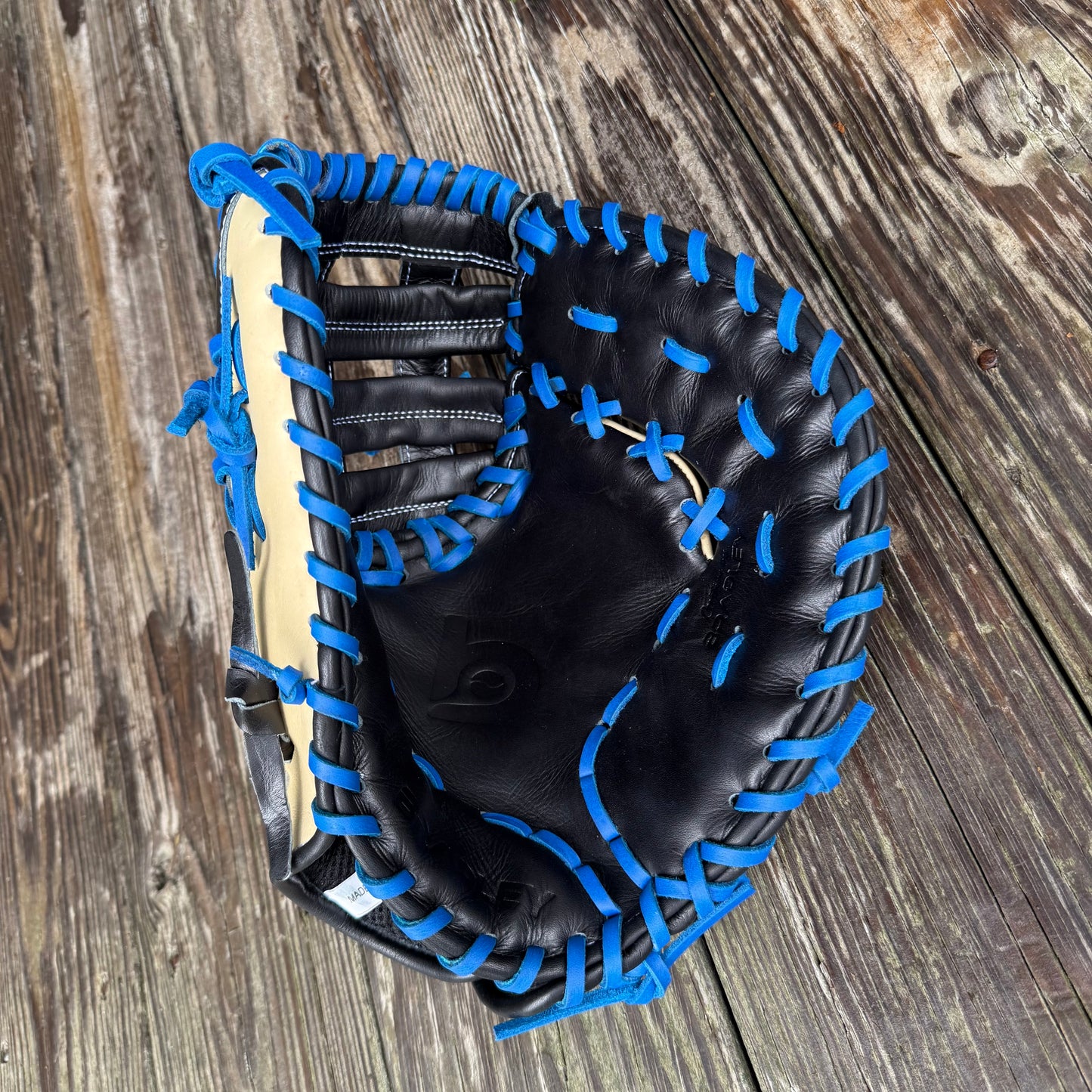 1B Mitt, Next Play Pro Kip LTD '26