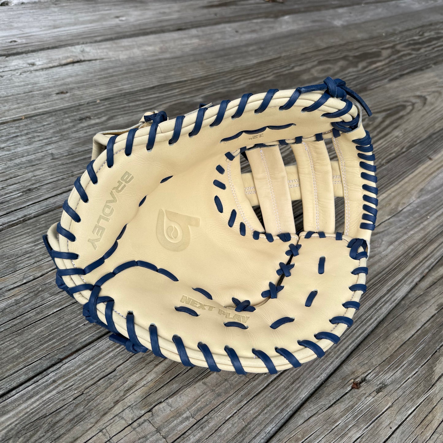 1B Mitt, Next Play Pro Kip LTD '26 Camel/Navy