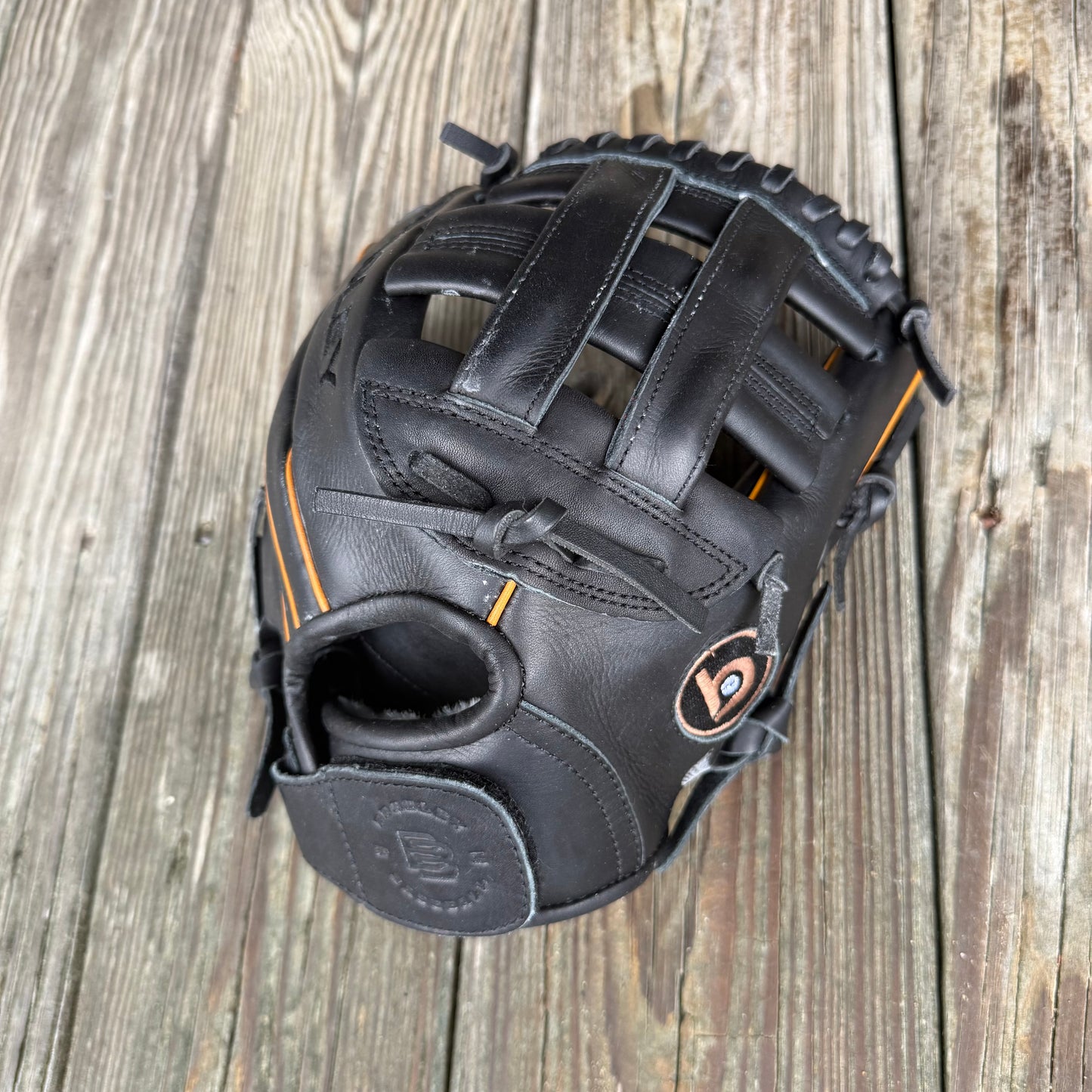 10.5" H-Web, USA Steerhide Igniter 4-Finger Custom Outtake, Black/Tan