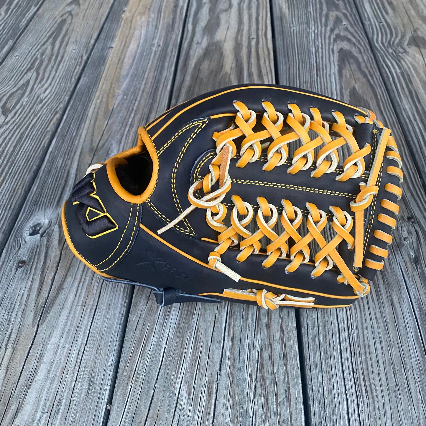 SPECIAL! IKJ 11.75" Mod Trap BLACK AND GOLD, USA Steerhide (Pro Fit)