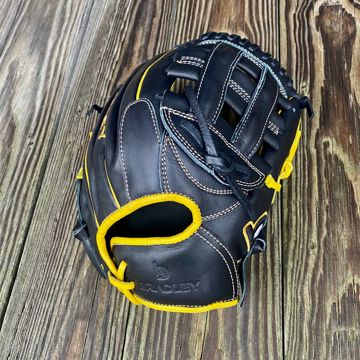 H-Web, Next Play Series '25 BLACK/GOLD PRO KIP (CLEARANCE 20% OFF AT CHECKOUT)