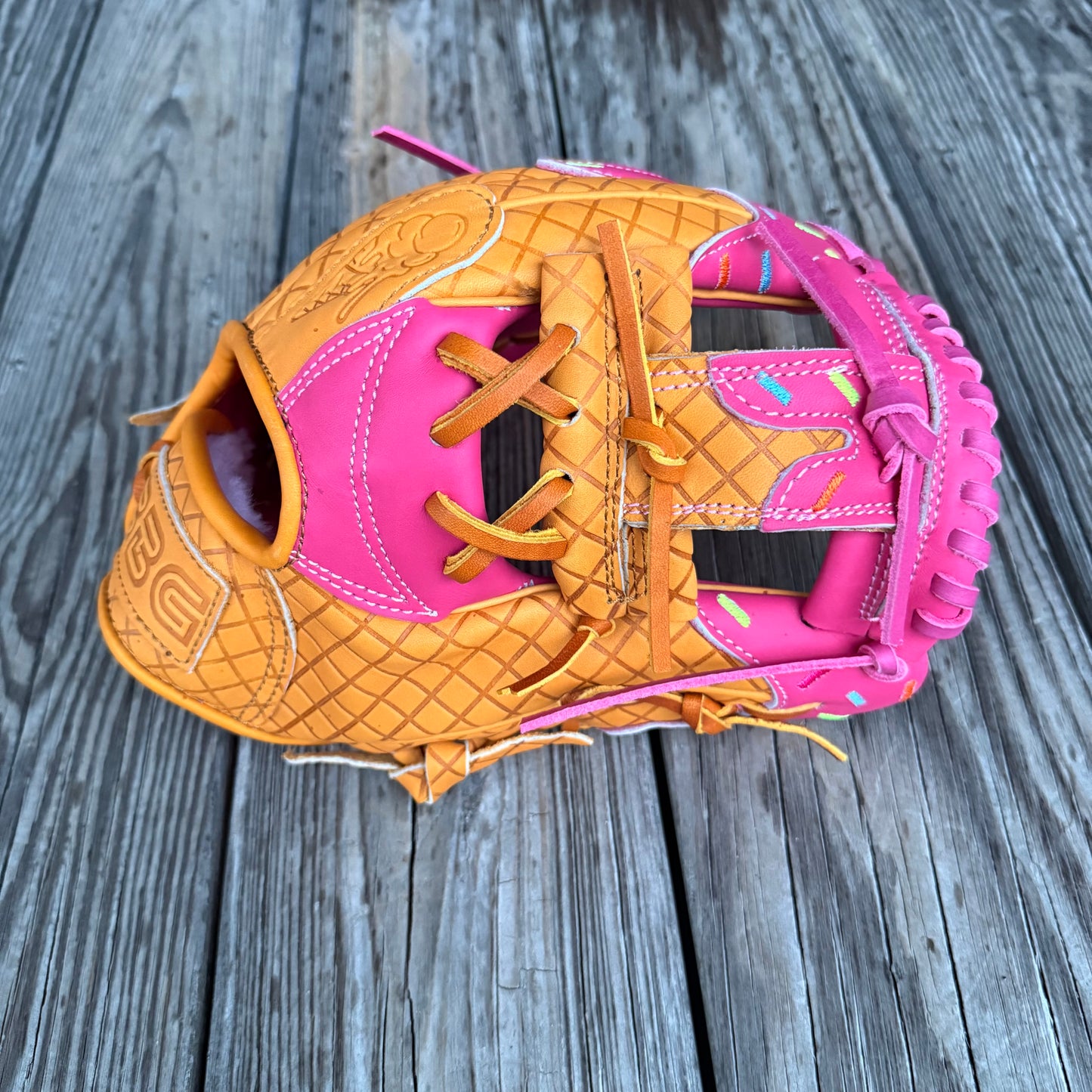 I-Web, BBG LTD Ice Cream Cone, 11.5" Tan/Raspberry