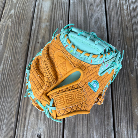 Catchers Mitt, BBG LTD Ice Cream Cone, 32.5" Tan/Mint