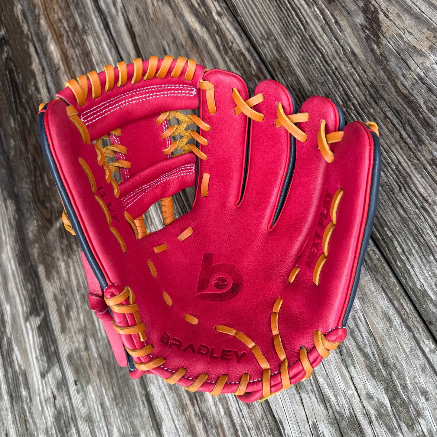 I-Trap, Next Play Series '25 LTD Navy/Red/Tan Pro Kip