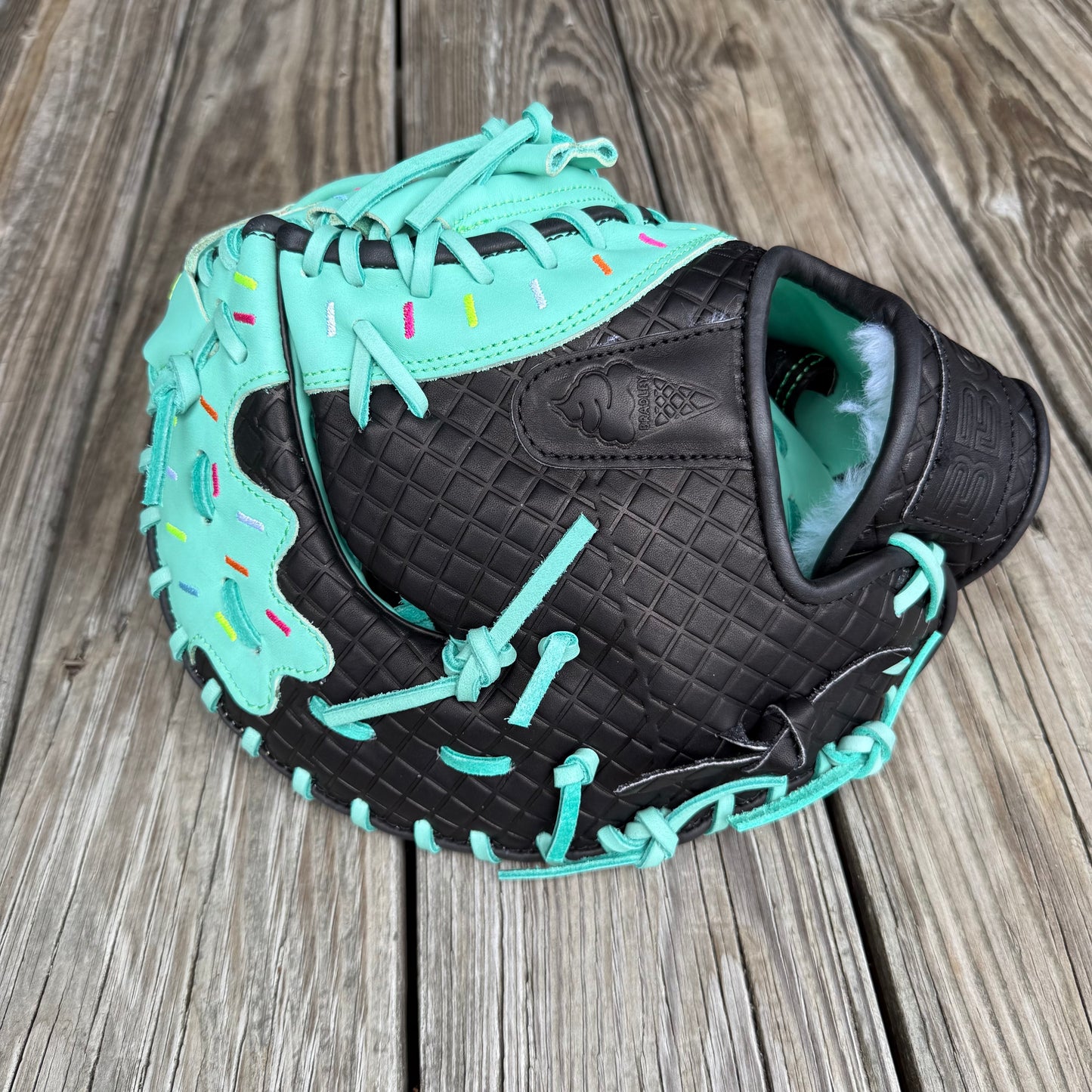 1B Mitt, BBG LTD Ice Cream Cone, 12.25" Black/Mint