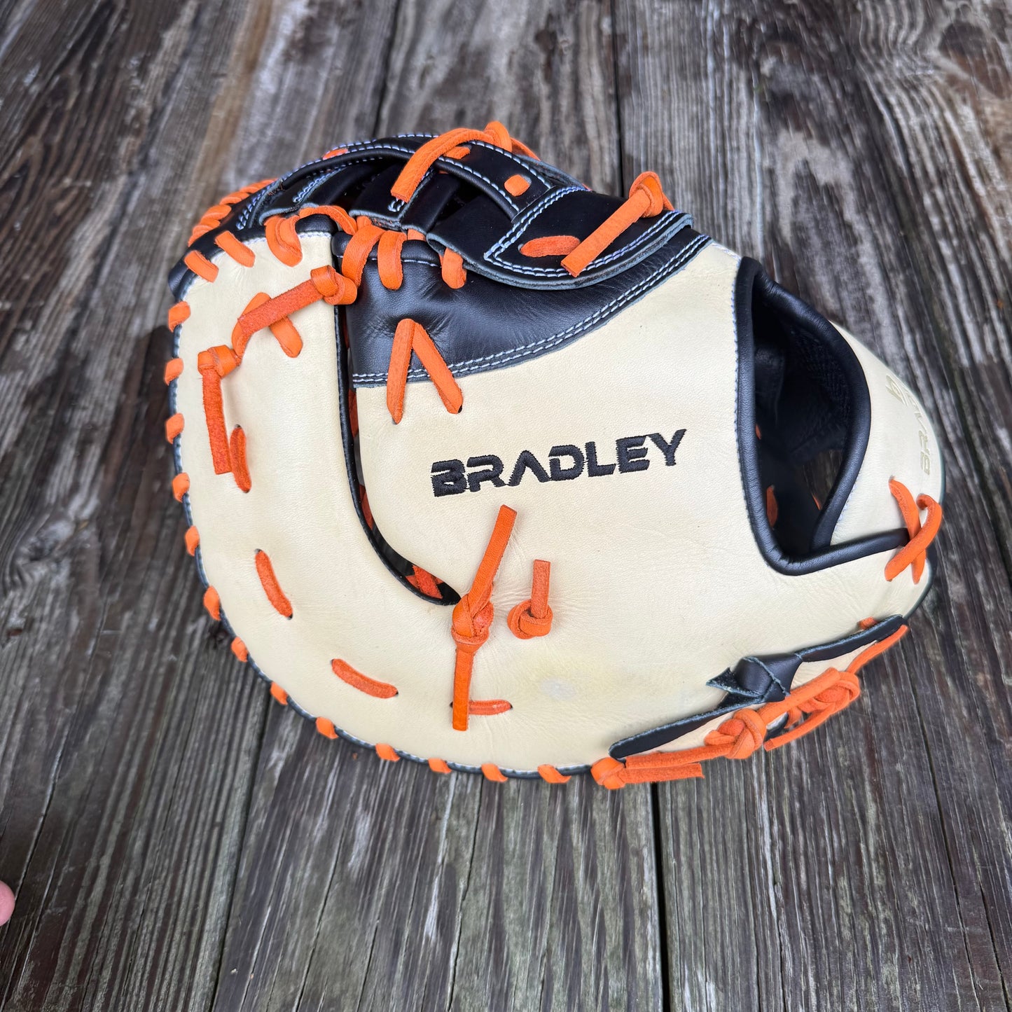1B Mitt, Next Play Pro Kip LTD '26