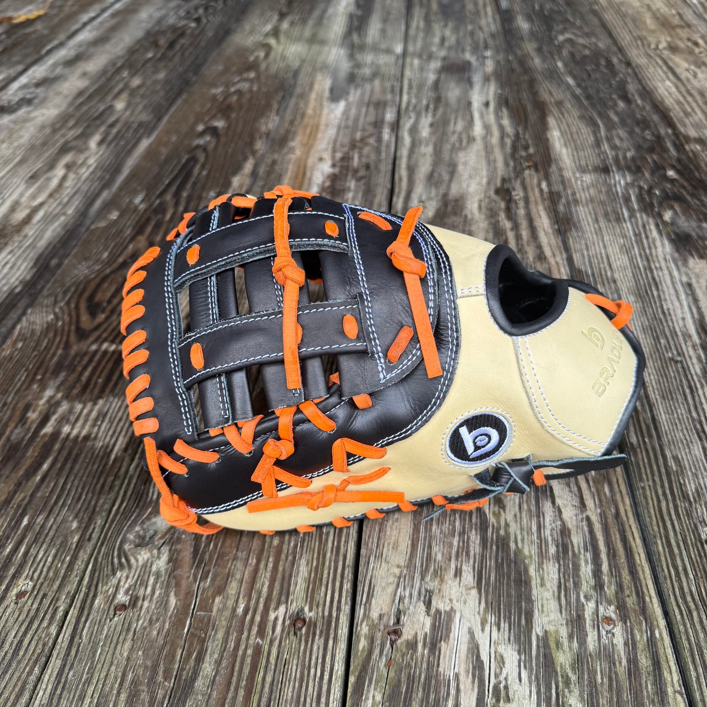 1B Mitt, Next Play Pro Kip LTD '26