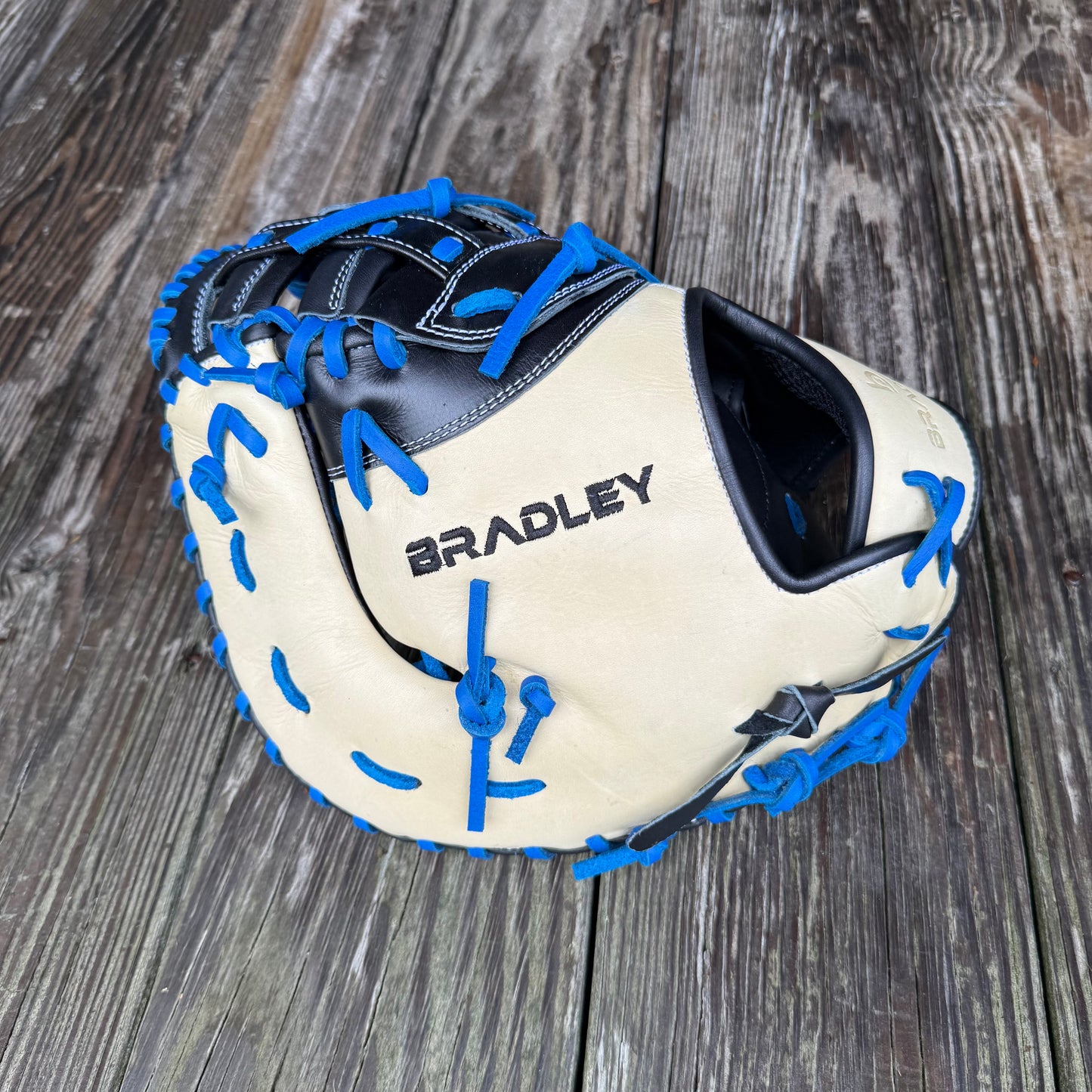 1B Mitt, Next Play Pro Kip LTD '26