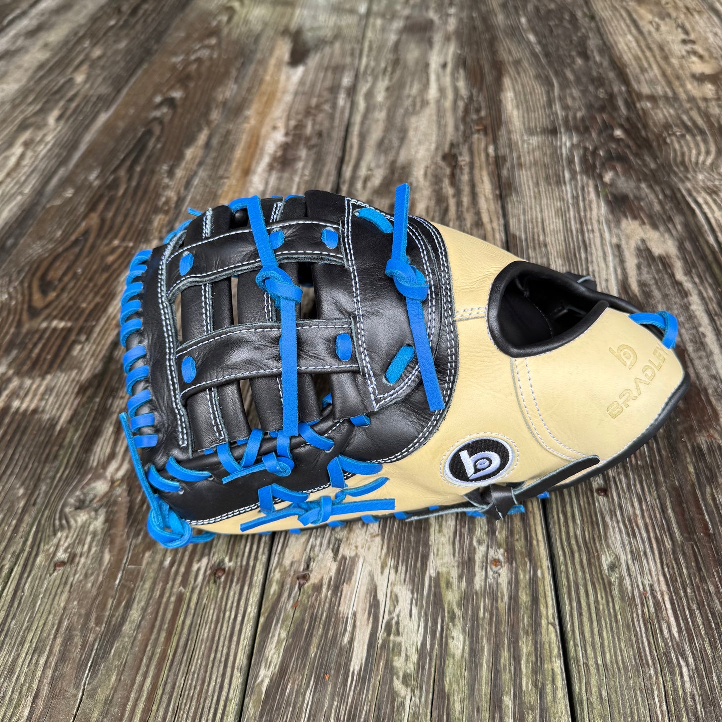 1B Mitt, Next Play Pro Kip LTD '26