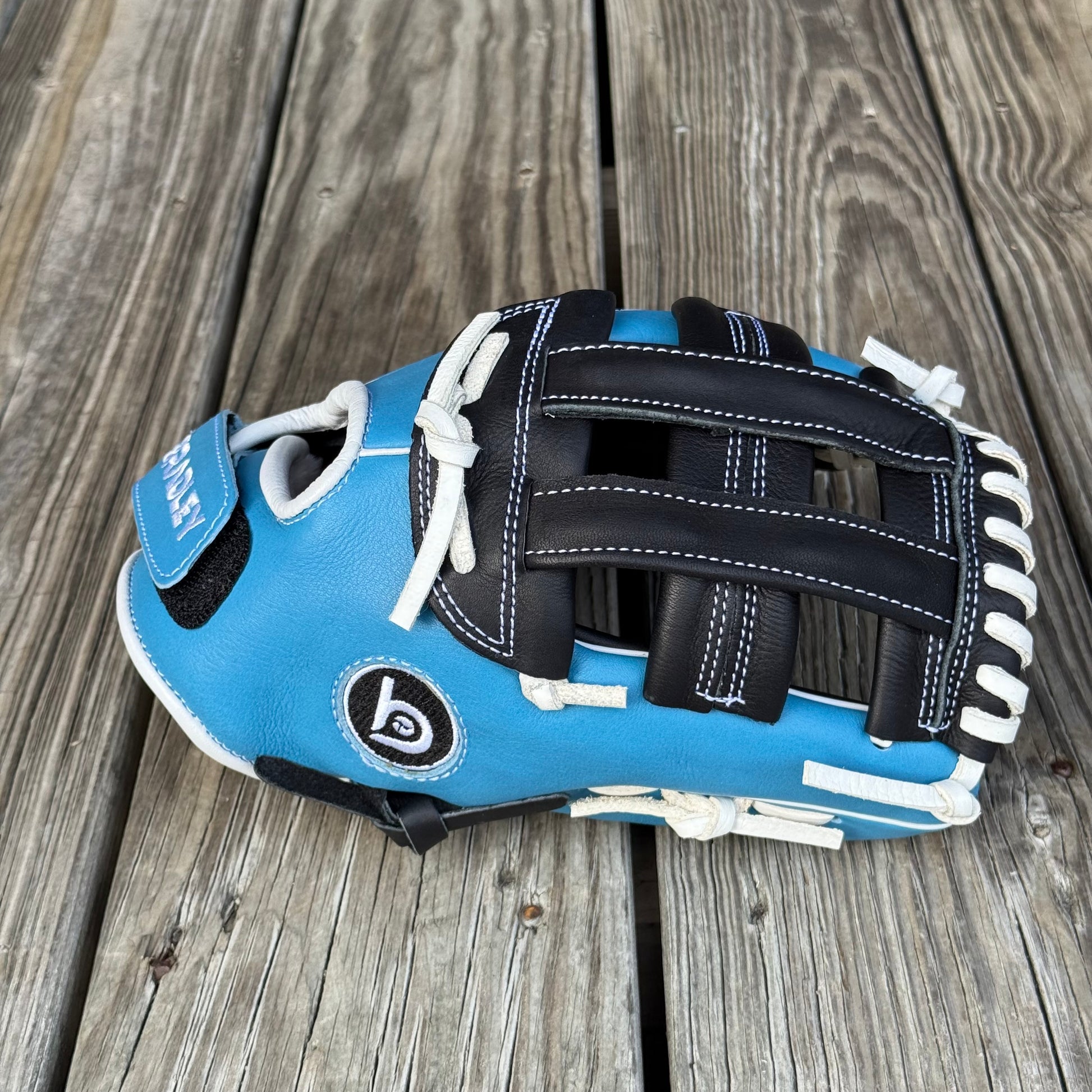 gear 4 you Half Moon H-Web, Igniter Spark Plug '26 LTD Flashy 4-Finger – Bradley Baseball