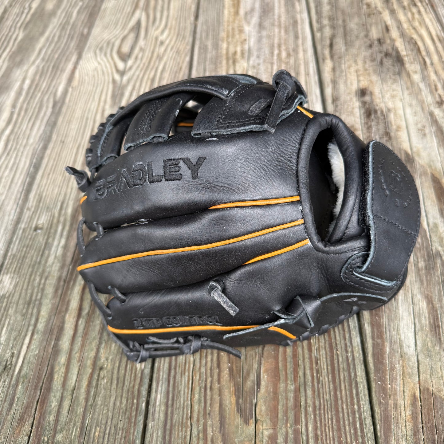 10.5" H-Web, USA Steerhide Igniter 4-Finger Custom Outtake, Black/Tan