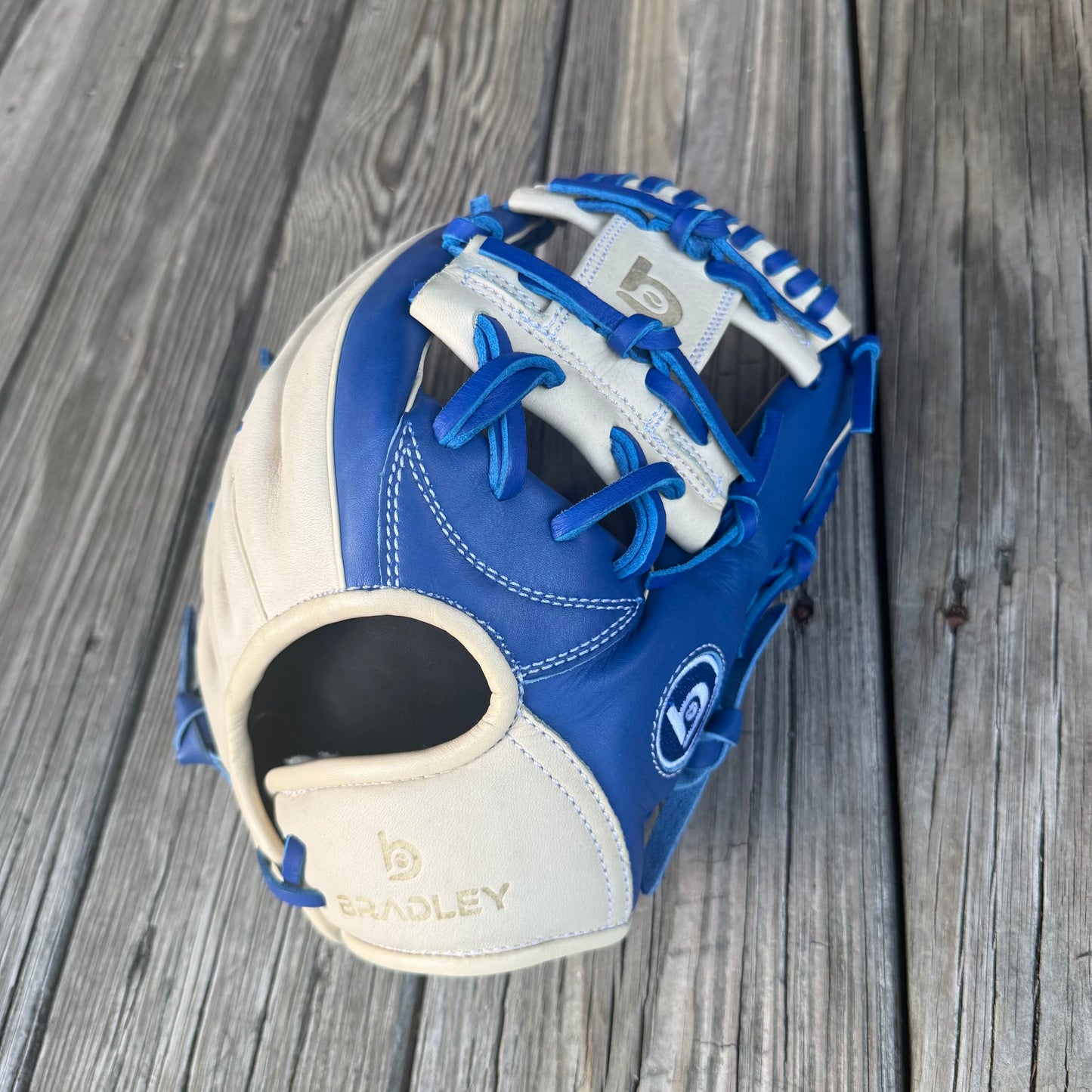 I-Web, Next Play Limited Edition USA Steerhide, Camel/Royal