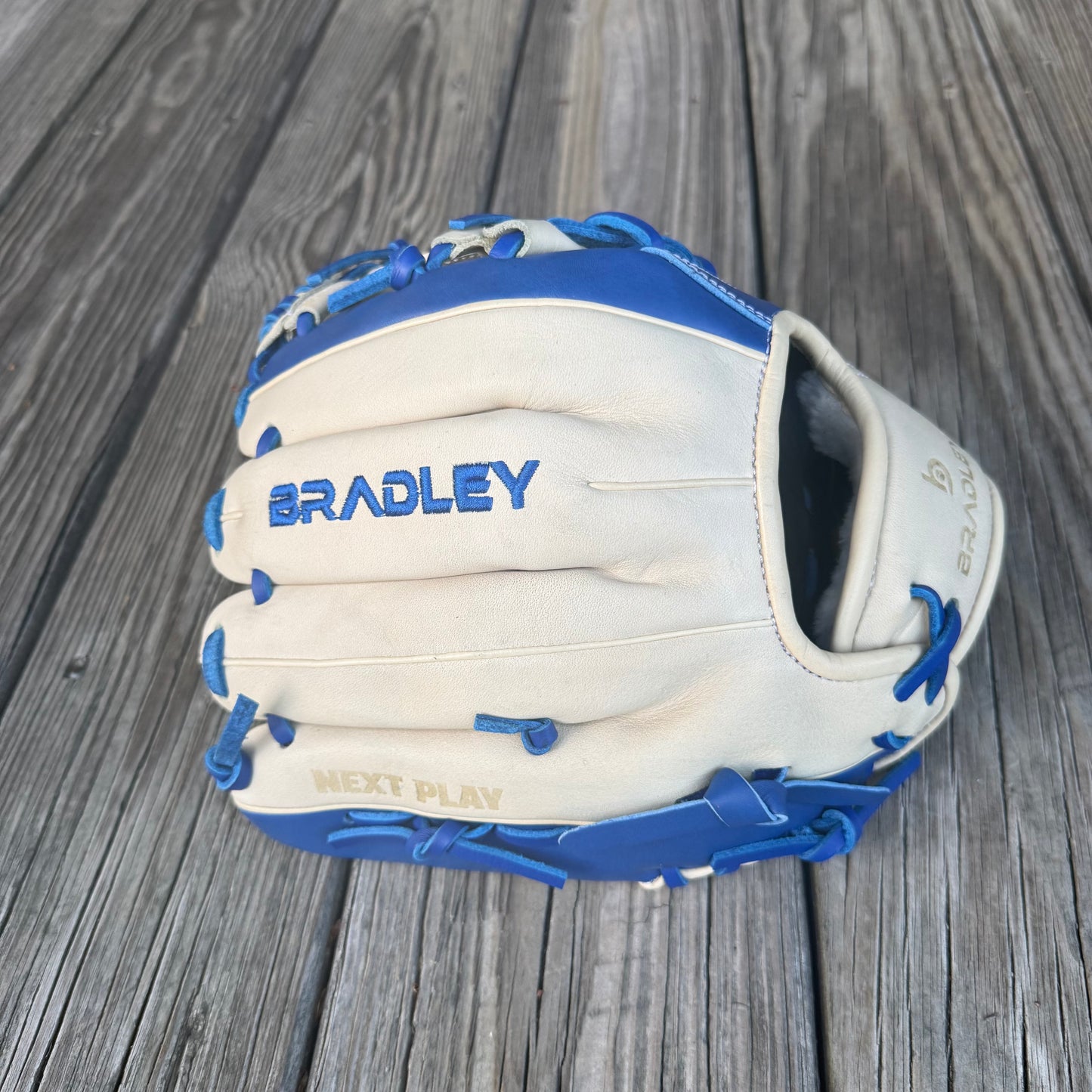 I-Web, Next Play Limited Edition USA Steerhide, Camel/Royal