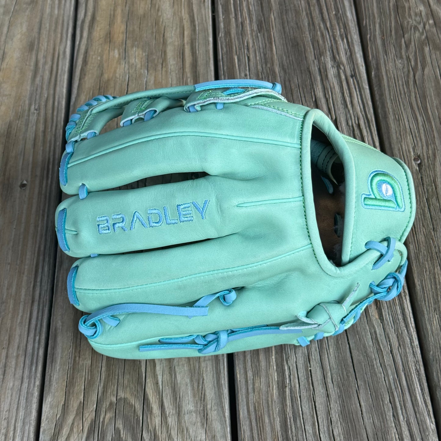 H-Web, BBG LTD Minty Fresh USA STEERHIDE for 'Tweens and Teens