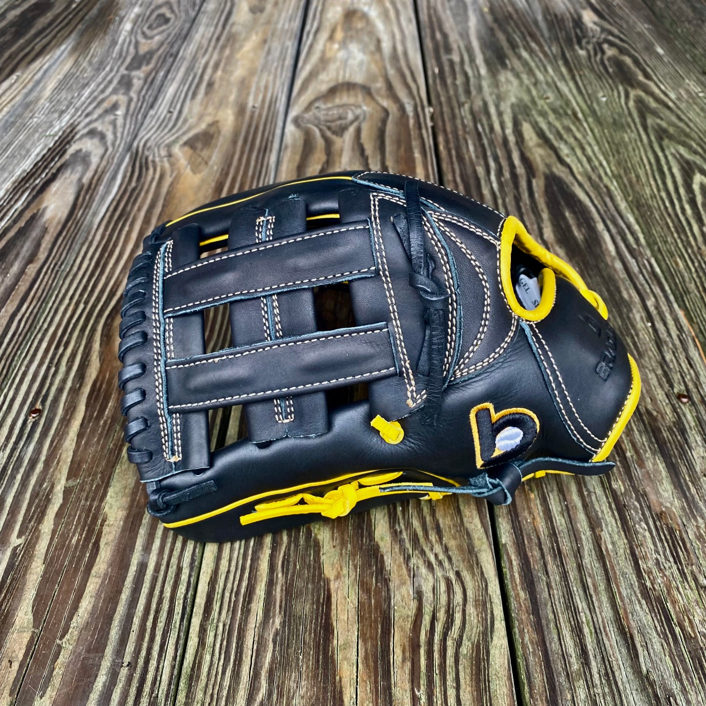 H-Web, Next Play Series '25 BLACK/GOLD PRO KIP (CLEARANCE 20% OFF AT CHECKOUT)