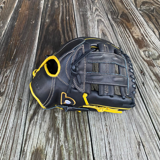 H-Web, Next Play Series '25 BLACK/GOLD PRO KIP (HOLIDAY SPECIAL $125 AT CHECKOUT - 11.75" and 12" only))